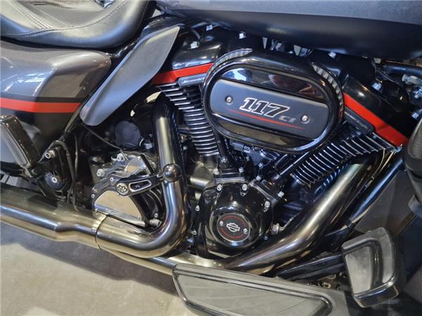 2018 Harley-Davidson CVO Street Glide