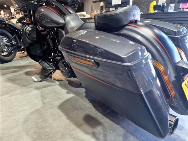 2018 Harley-Davidson CVO Street Glide