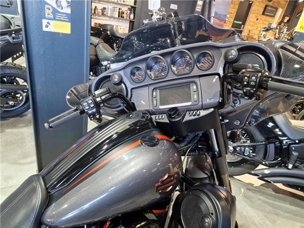 2018 Harley-Davidson CVO Street Glide