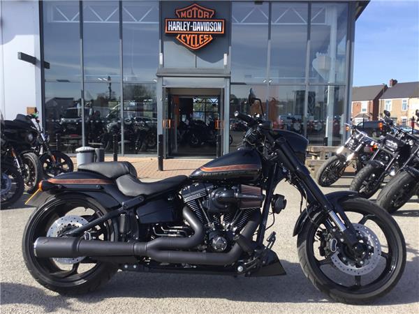 2016 HARLEY-DAVIDSON CVO FXSBE BREAKOUT