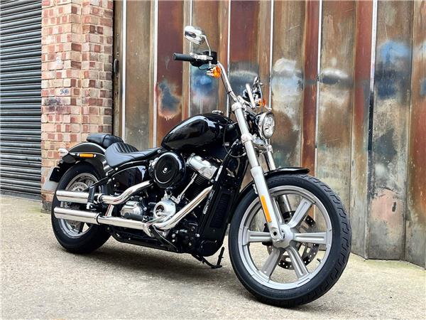 2022 Harley-Davidson Softail 1750 Softail Standard (Black)