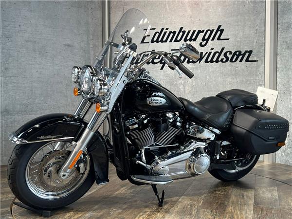 2023 HARLEY-DAVIDSON SOFTAIL FLHCS HERITAGE CLASSIC 114