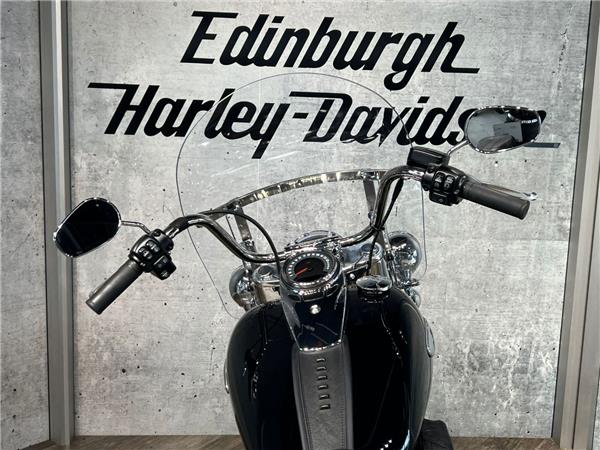 2023 HARLEY-DAVIDSON SOFTAIL FLHCS HERITAGE CLASSIC 114