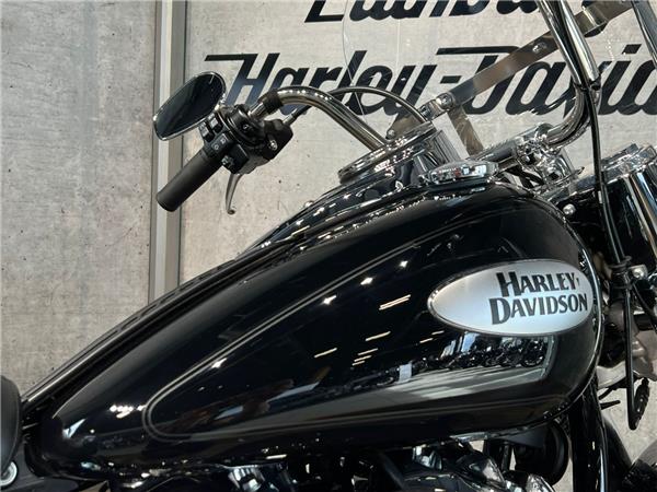 2023 HARLEY-DAVIDSON SOFTAIL FLHCS HERITAGE CLASSIC 114