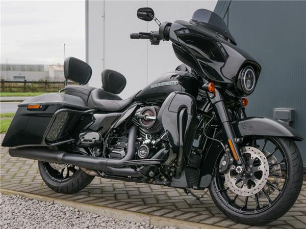 2019 street glide deals special