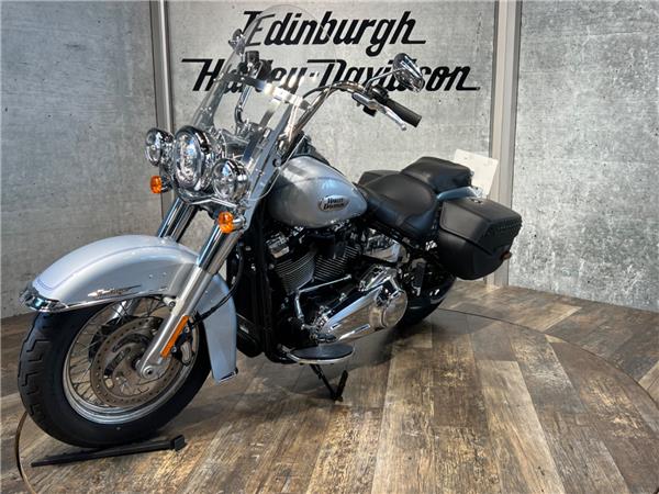 2023 HARLEY-DAVIDSON SOFTAIL FLHCS HERITAGE CLASSIC 114