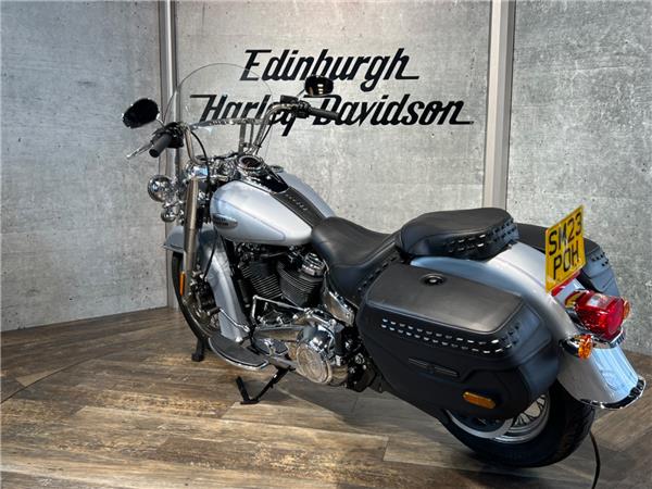 2023 HARLEY-DAVIDSON SOFTAIL FLHCS HERITAGE CLASSIC 114