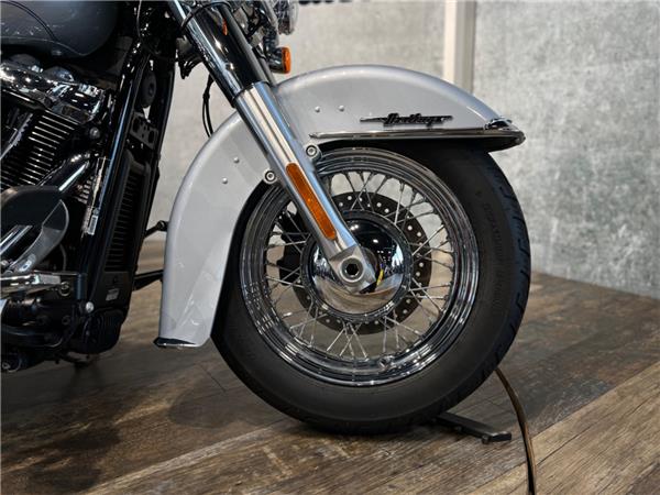 2023 HARLEY-DAVIDSON SOFTAIL FLHCS HERITAGE CLASSIC 114
