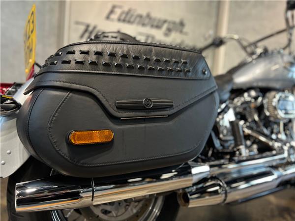 2023 HARLEY-DAVIDSON SOFTAIL FLHCS HERITAGE CLASSIC 114