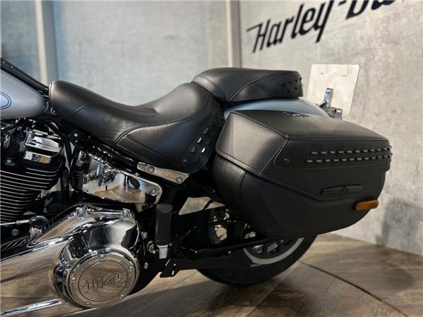 2023 HARLEY-DAVIDSON SOFTAIL FLHCS HERITAGE CLASSIC 114