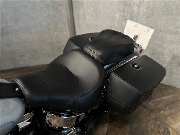 2023 HARLEY-DAVIDSON SOFTAIL FLHCS HERITAGE CLASSIC 114