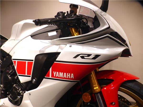 YAMAHA R1 60th ANNIVERSARY EDITION