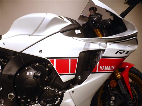 YAMAHA R1 60th ANNIVERSARY EDITION