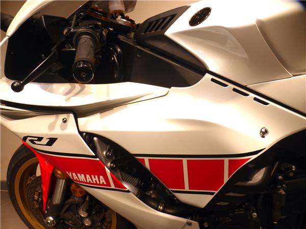 YAMAHA R1 60th ANNIVERSARY EDITION