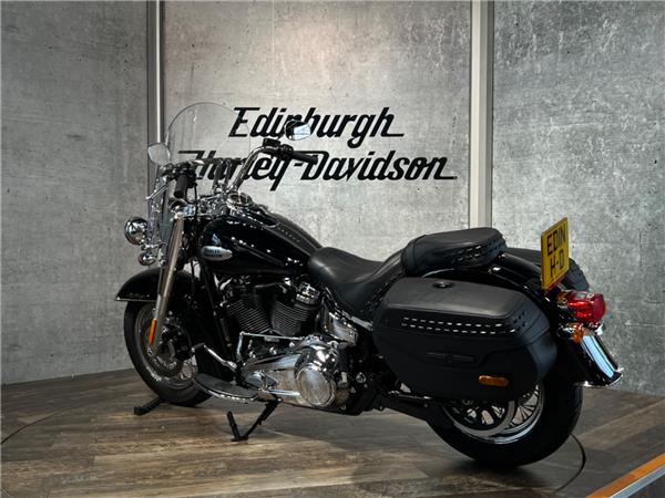 2023 HARLEY-DAVIDSON SOFTAIL FLHCS HERITAGE CLASSIC 114