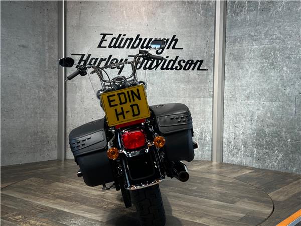 2023 HARLEY-DAVIDSON SOFTAIL FLHCS HERITAGE CLASSIC 114