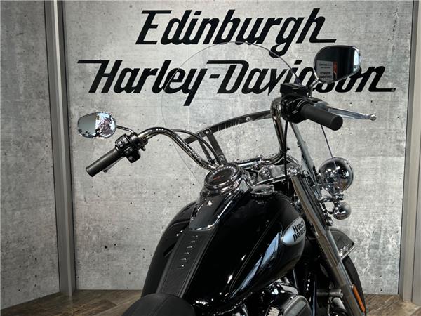 2023 HARLEY-DAVIDSON SOFTAIL FLHCS HERITAGE CLASSIC 114