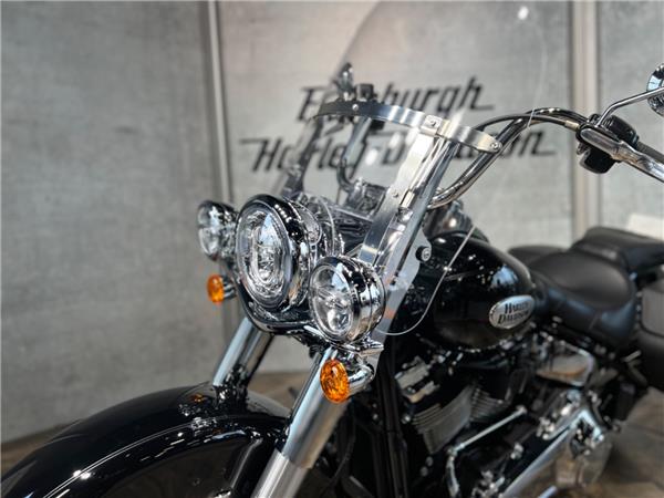 2023 HARLEY-DAVIDSON SOFTAIL FLHCS HERITAGE CLASSIC 114