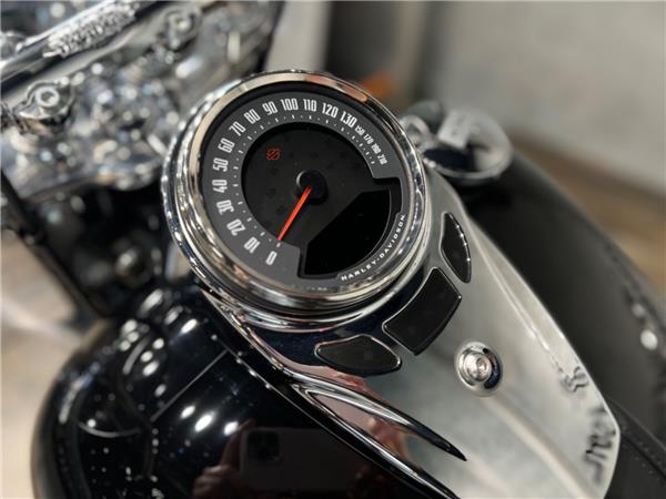 2023 HARLEY-DAVIDSON SOFTAIL FLHCS HERITAGE CLASSIC 114