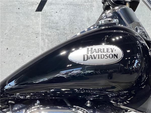 2023 HARLEY-DAVIDSON SOFTAIL FLHCS HERITAGE CLASSIC 114