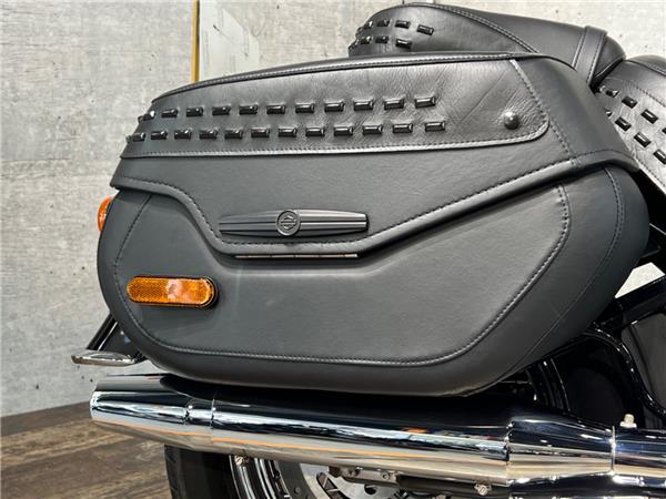 2023 HARLEY-DAVIDSON SOFTAIL FLHCS HERITAGE CLASSIC 114