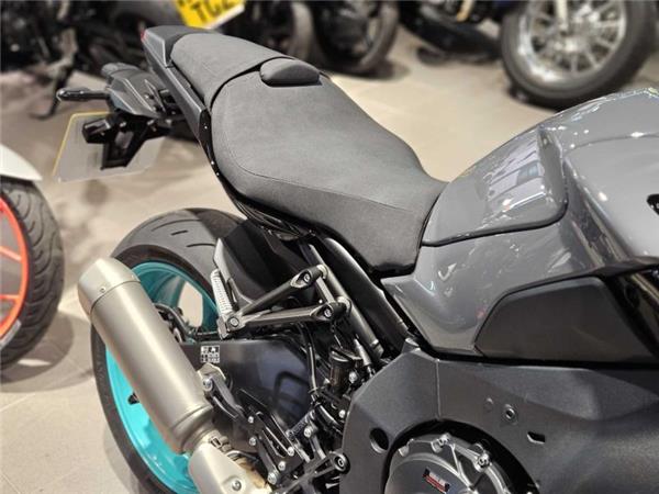 New Yamaha MT-10 CYAN STORM