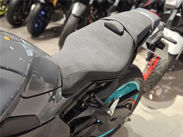 New Yamaha MT-10 CYAN STORM