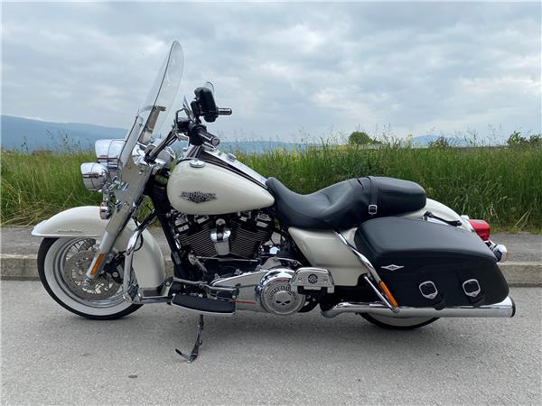 2018 HARLEY-DAVIDSON Touring FLHRC Road King Classic 107 ABS