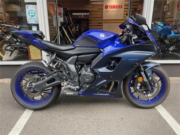 2024 Yamaha YZF R7 (YZF690) blue