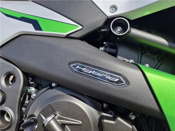 2024 Kawasaki Ninja 7 Hybrid