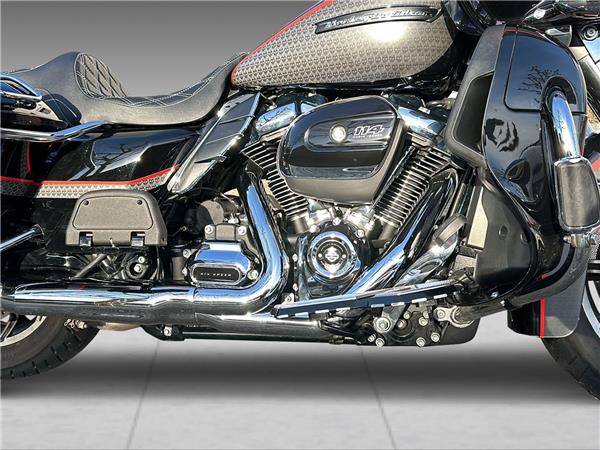 2018 HARLEY-DAVIDSON Touring FLTRU Road Glide Ultra 114ABS