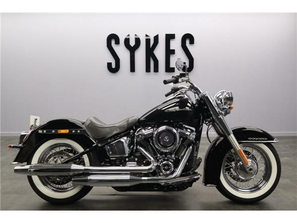 2018 Harley-Davidson<sup>®</sup> Deluxe