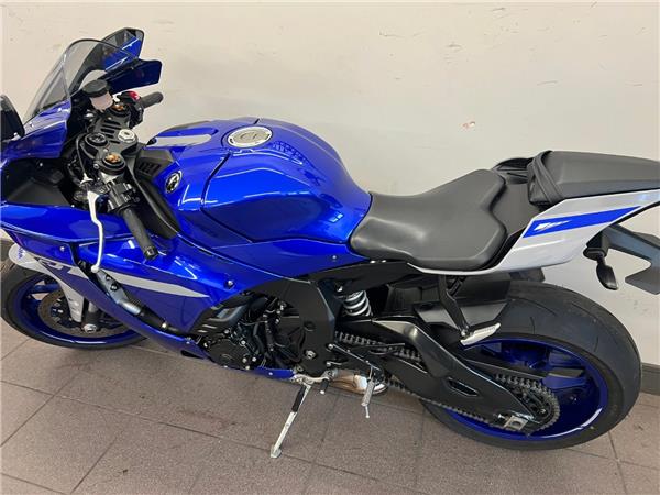 2020 YAMAHA YZF-R1