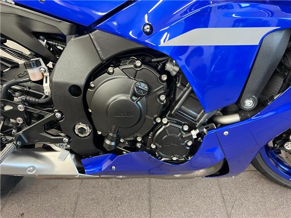 2020 YAMAHA YZF-R1