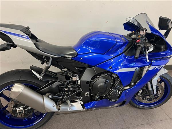 2020 YAMAHA YZF-R1