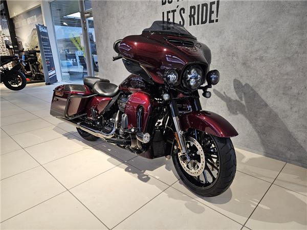 FLHXSE CVO Street Glide 