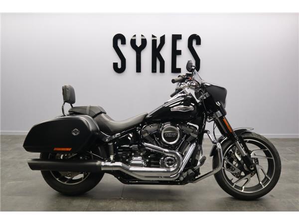 2020 Harley-Davidson<sup>®</sup> 2020 Harley-Davidson FLSB Softail Sport Glide In Vivid Black