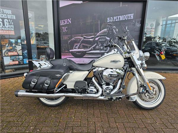 2014 Harley-Davidson Touring 1690 FLHRC Road King Classic