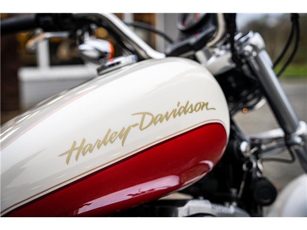 Harley-Davidson Kiel XL883L SUPERLOW SPORTSTER - SEITLICHER KZH-