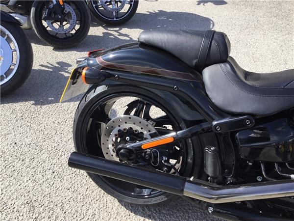 2017 HARLEY-DAVIDSON CVO FXSBE BREAKOUT