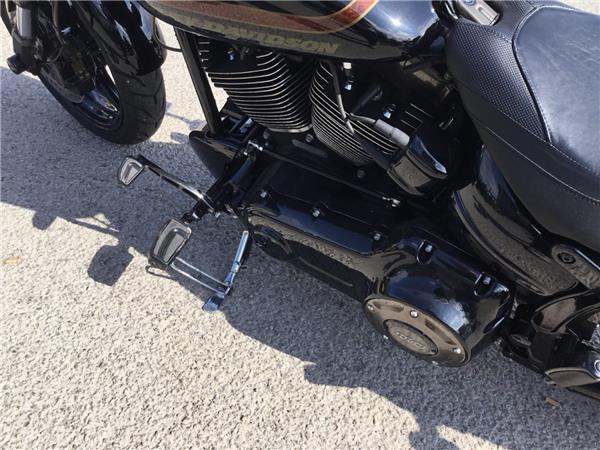 2017 HARLEY-DAVIDSON CVO FXSBE BREAKOUT