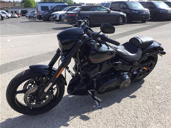 2017 HARLEY-DAVIDSON CVO FXSBE BREAKOUT