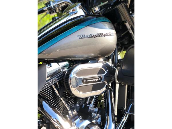 2015 Harley-Davidson CVO Ultra Limited FLHTKSE Tourer