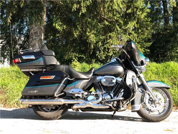 2015 Harley-Davidson CVO Ultra Limited FLHTKSE Tourer