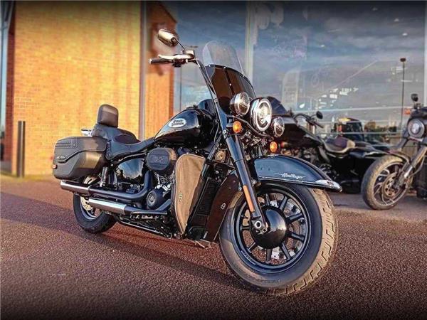 2022 Harley-Davidson Flhcs Heritage STC 114 18 
