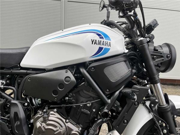 2023 Yamaha XSR700 WHITE