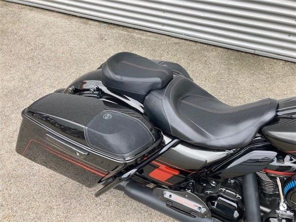 2018 Harley-Davidson CVO Road Glide FLTRXSE Cruiser