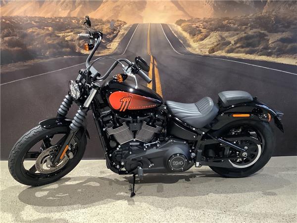 FXBBS Softail Street Bob 114 