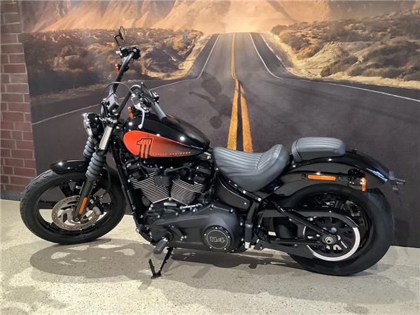 FXBBS Softail Street Bob 114 