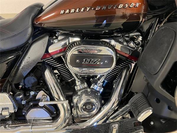 Harley-Davidson FLHTKSE CVO Ultra Limited